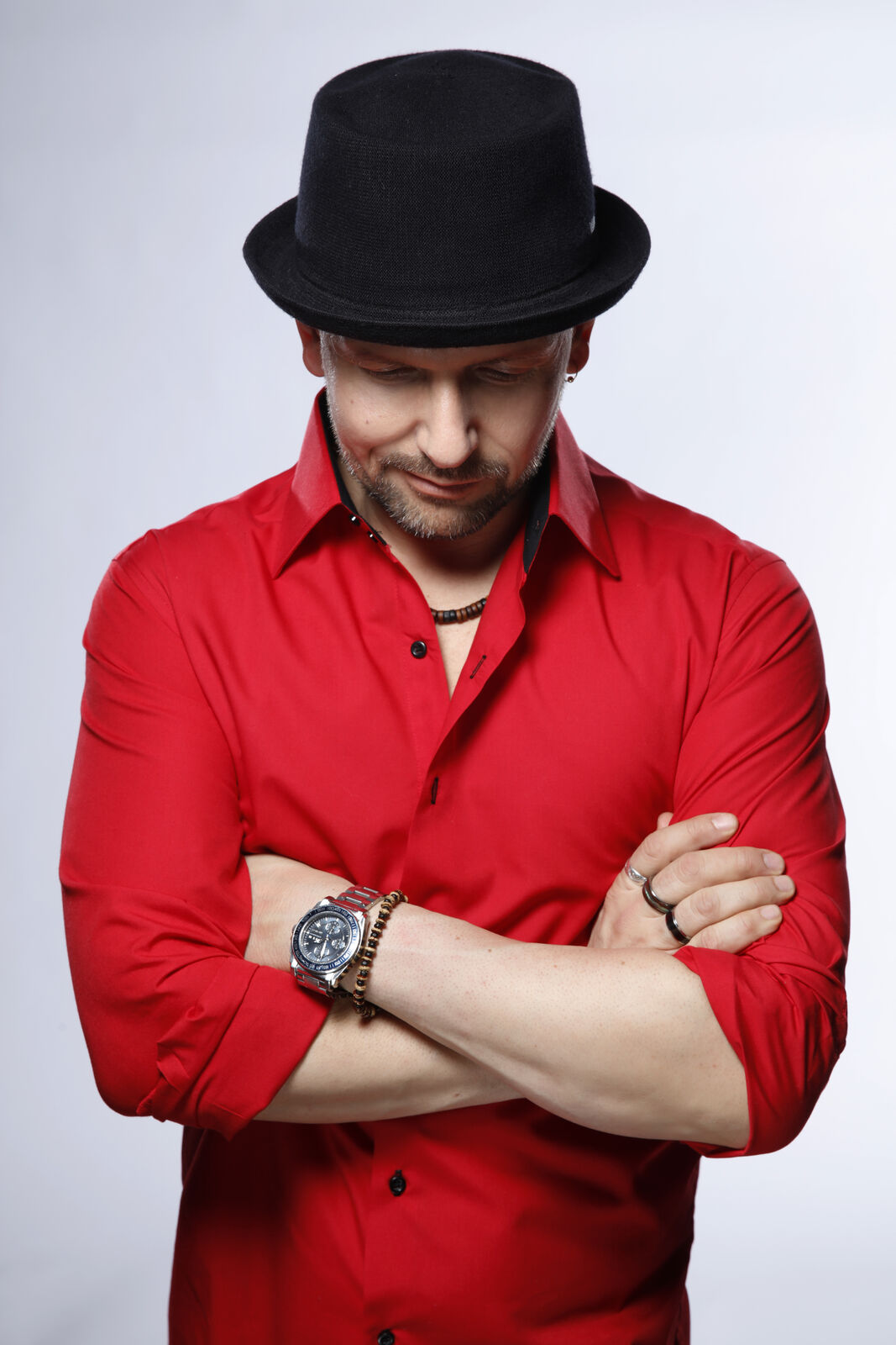 Red shirt and pork-pie hat, 2019