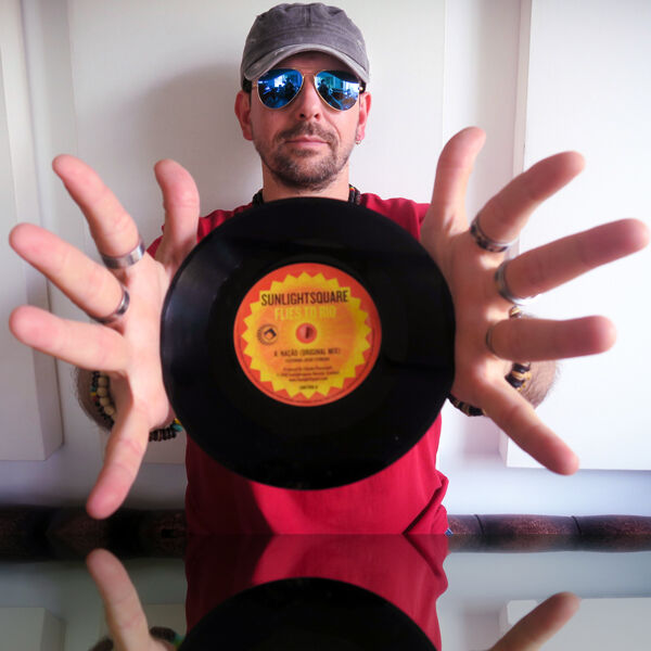 2016: the label goes 7-inch, with a Sunlightsquare single